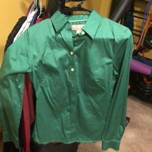 Banana republic spring green, long sleeve button down blouse size 8